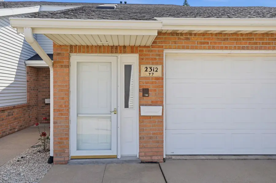 2312 Pasadena Drive, Unit 77, Dubuque, IA 52001 - #3