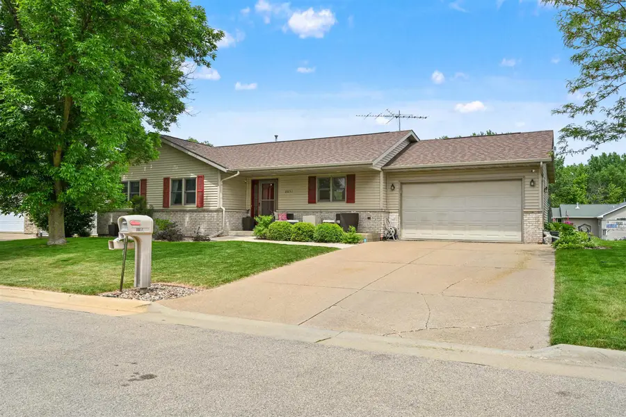 8051 Kalb Ridge Street, Peosta, IA 52068 - #2