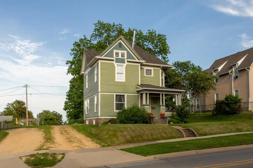 305 S Main Street, Maquoketa, IA 52060 - #1