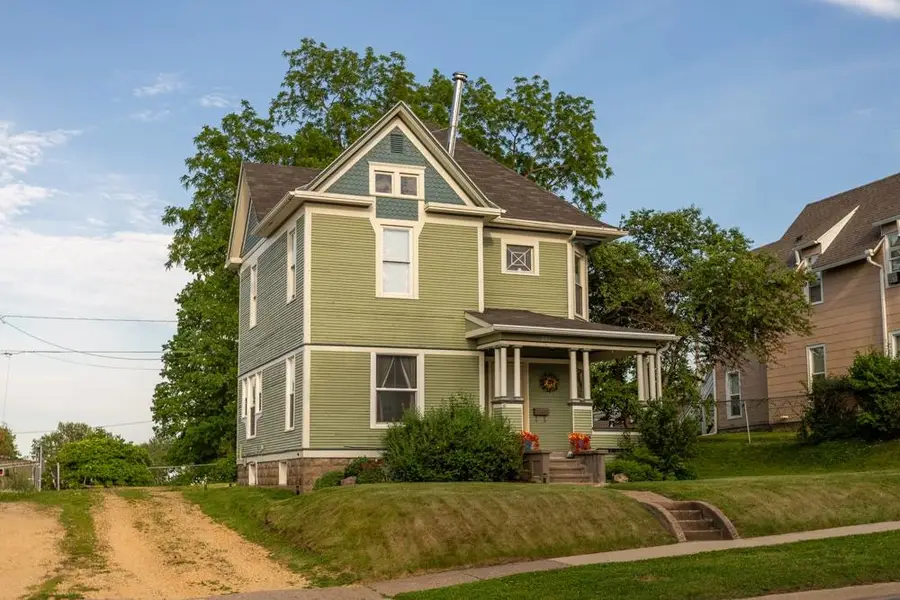 305 S Main Street, Maquoketa, IA 52060 - #2