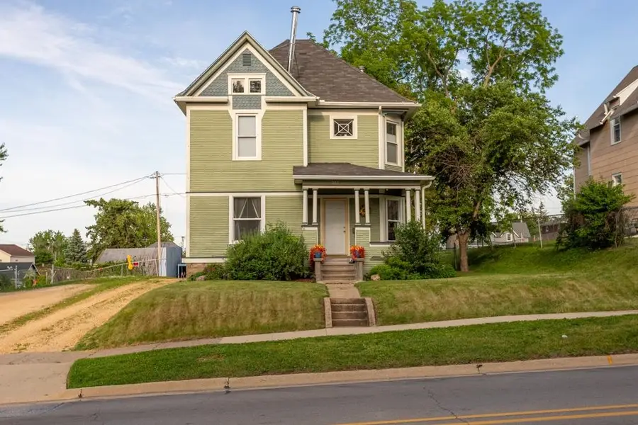 305 S Main Street, Maquoketa, IA 52060 - #3