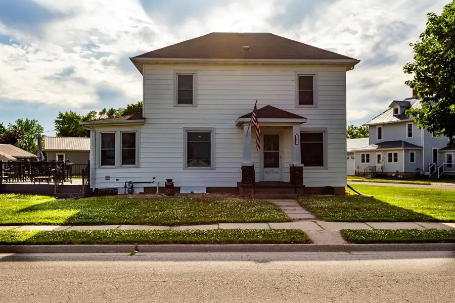 402 SW Buchanan Street, Cascade, IA 52033 - #2