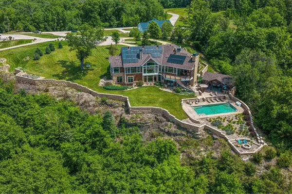 1581 Silver Oak Court, Hazel Green, WI 53811