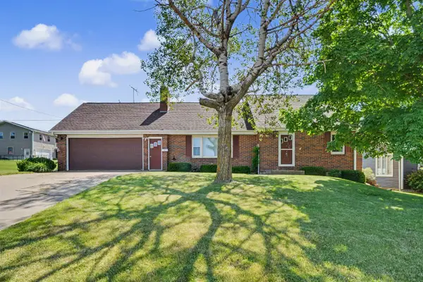 606 Main St., Holy Cross, IA 52053