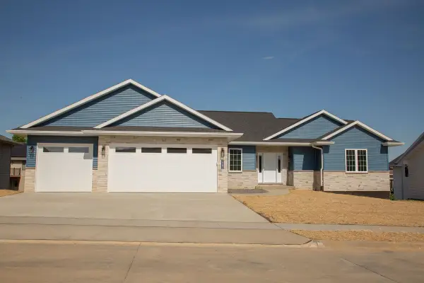 2282 Helle Drive, Asbury, IA 52002