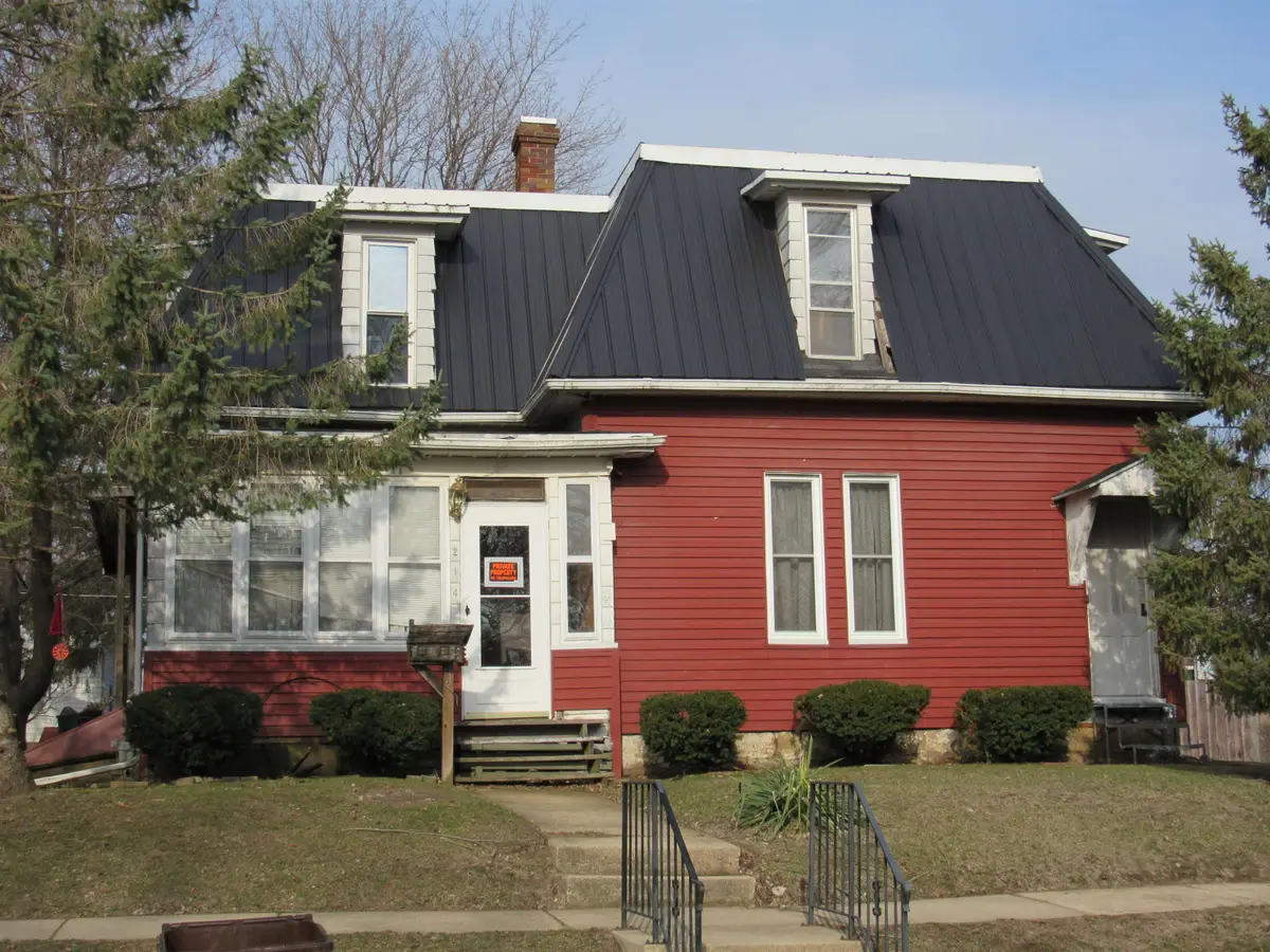 214 N Matteson Street, Maquoketa, IA 52060 - #1