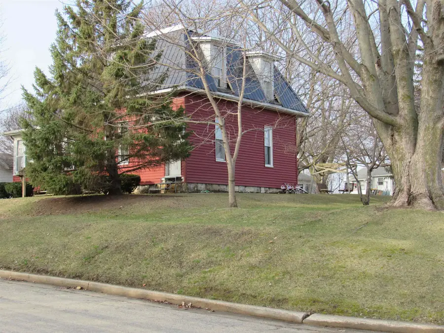 214 N Matteson Street, Maquoketa, IA 52060 - #3