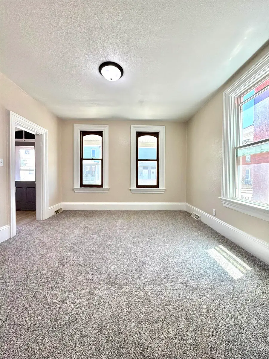 521 Rhomberg Avenue, Dubuque, IA 52001 - #2