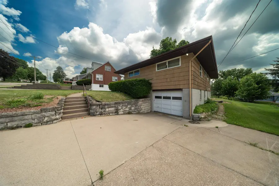 3112 Kaufmann Avenue, Dubuque, IA 52001 - #3
