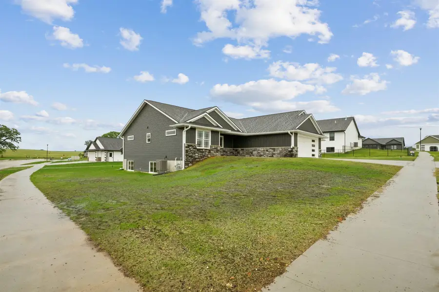 1006 Sage Oak Circle, Manchester, IA 52057 - #2