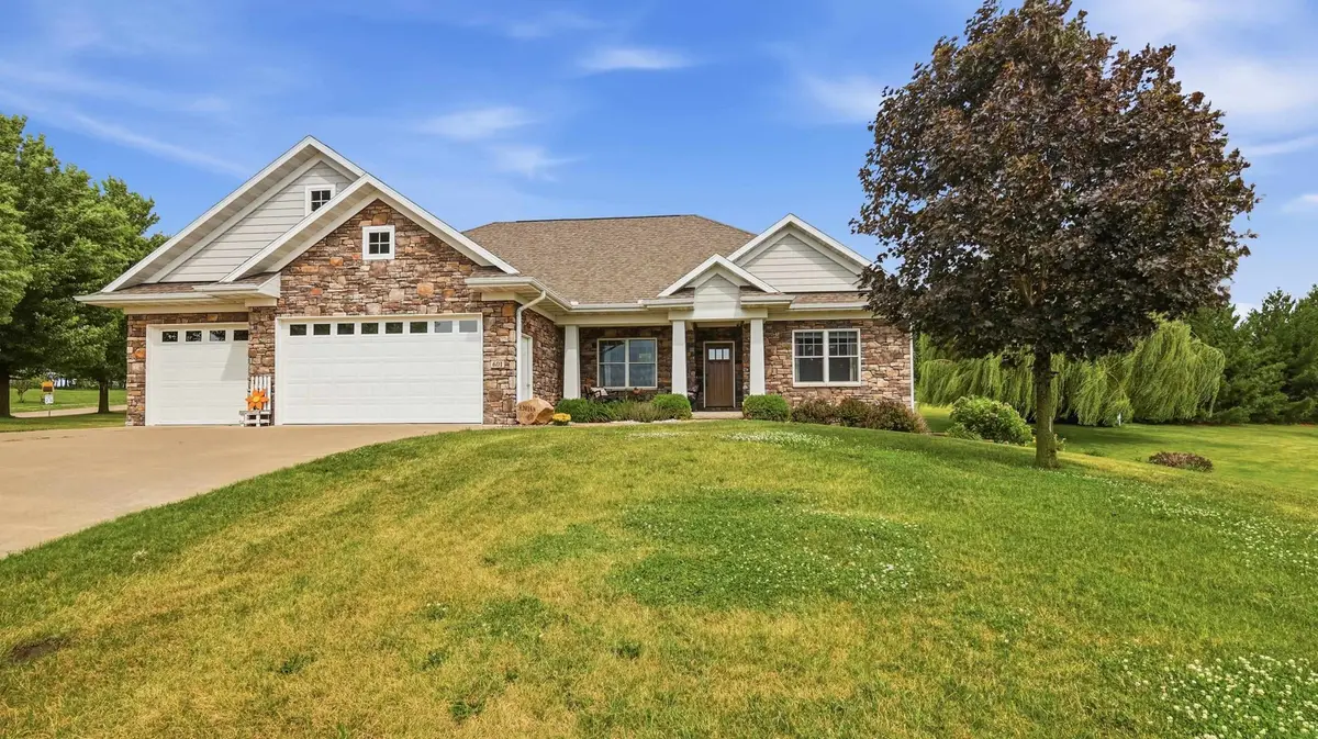 601 W Farmland Drive, Maquoketa, IA 52060 - #1