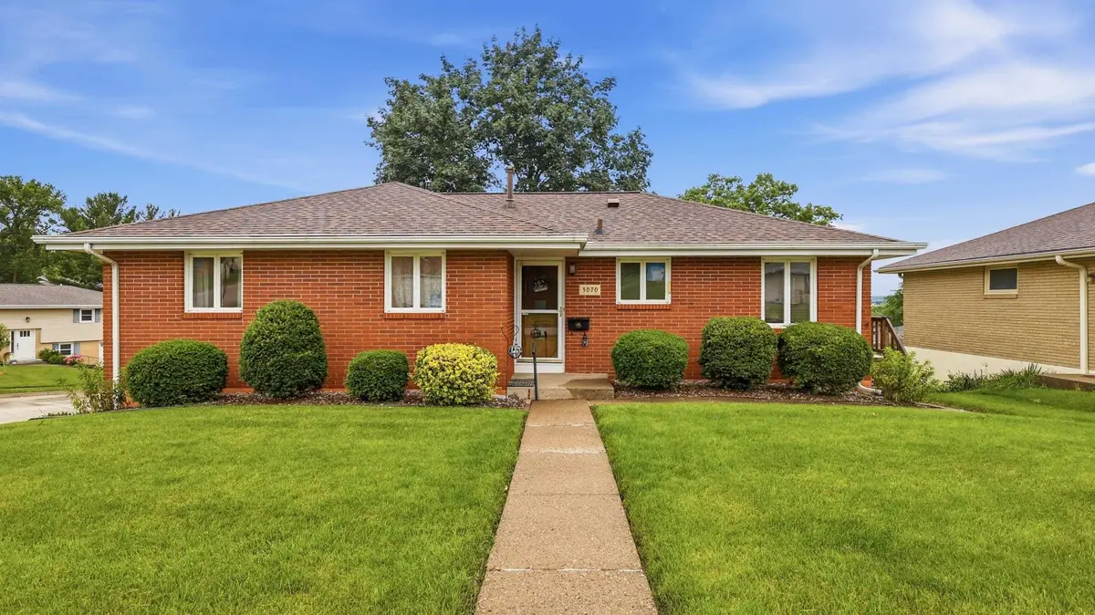 3070 Saint Anne Drive, Dubuque, IA 52001 - #1