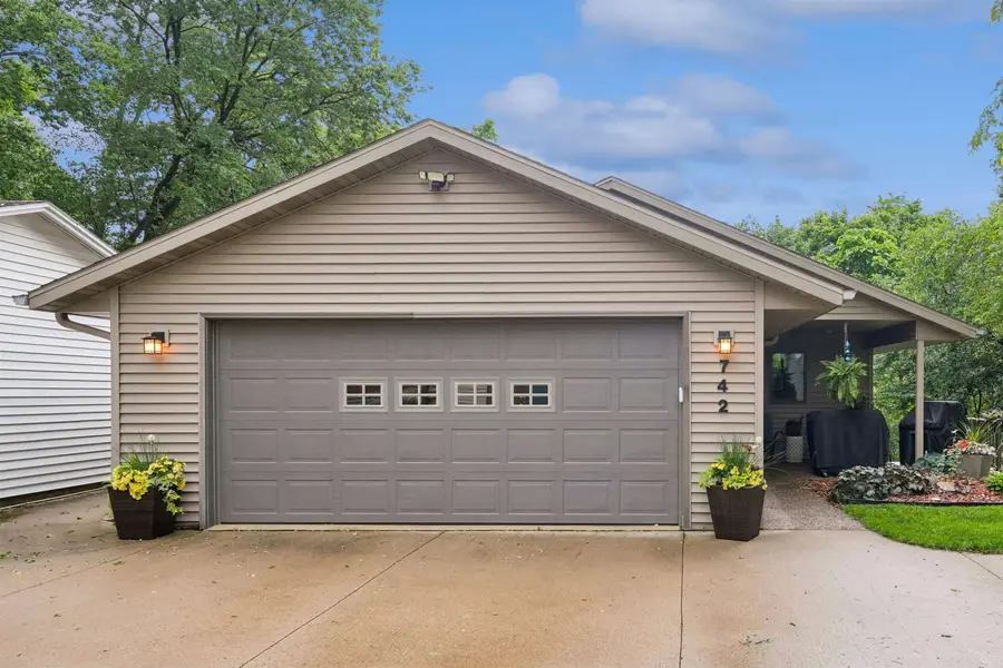 742 Clarke Drive, Dubuque, IA 52001 - #2