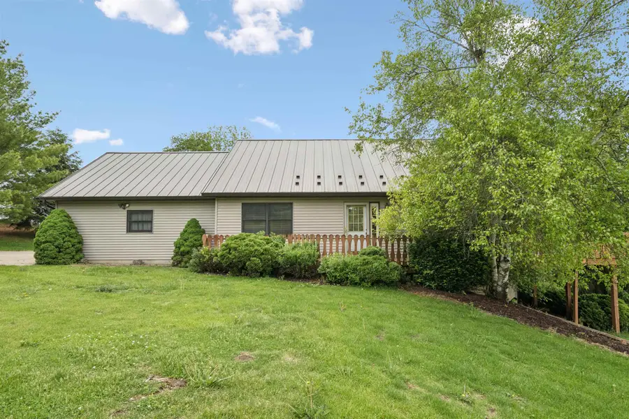 108 E 1st Street, Saint Donatus, IA 52071 - #2