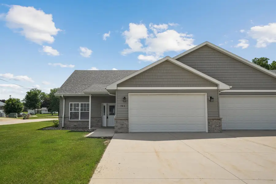 304 S Chestnut Street, Edgewood, IA 52042 - #3