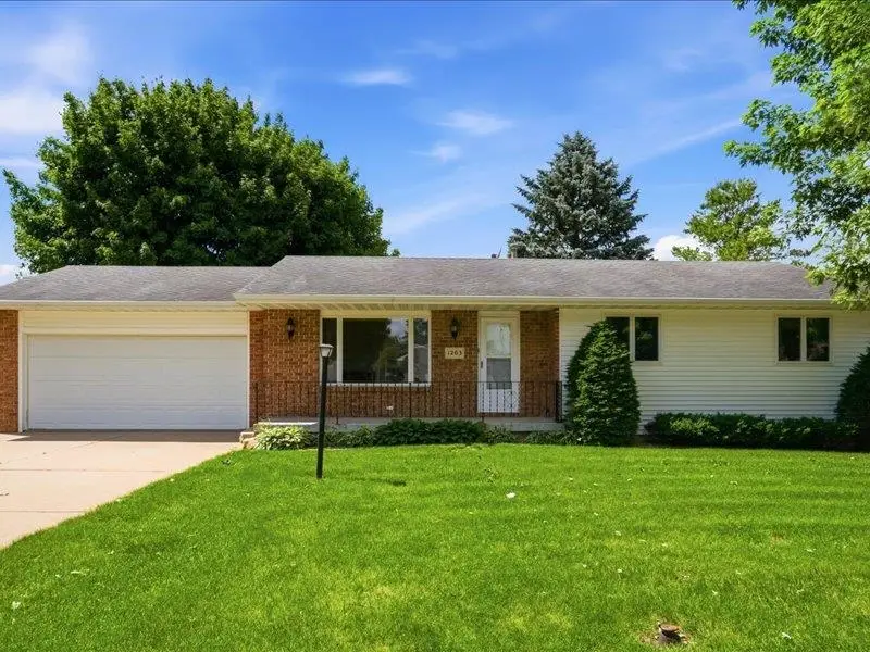 1203 SE 8th Avenue, Dyersville, IA 52040 - #1