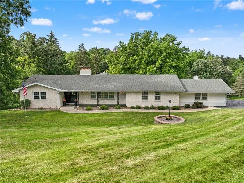 12275 Kingston Way, Dubuque, IA 52001 - #1