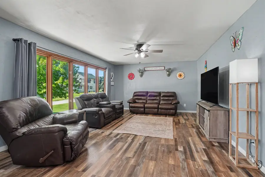 107 SE 3rd Avenue, Farley, IA 52046 - #3