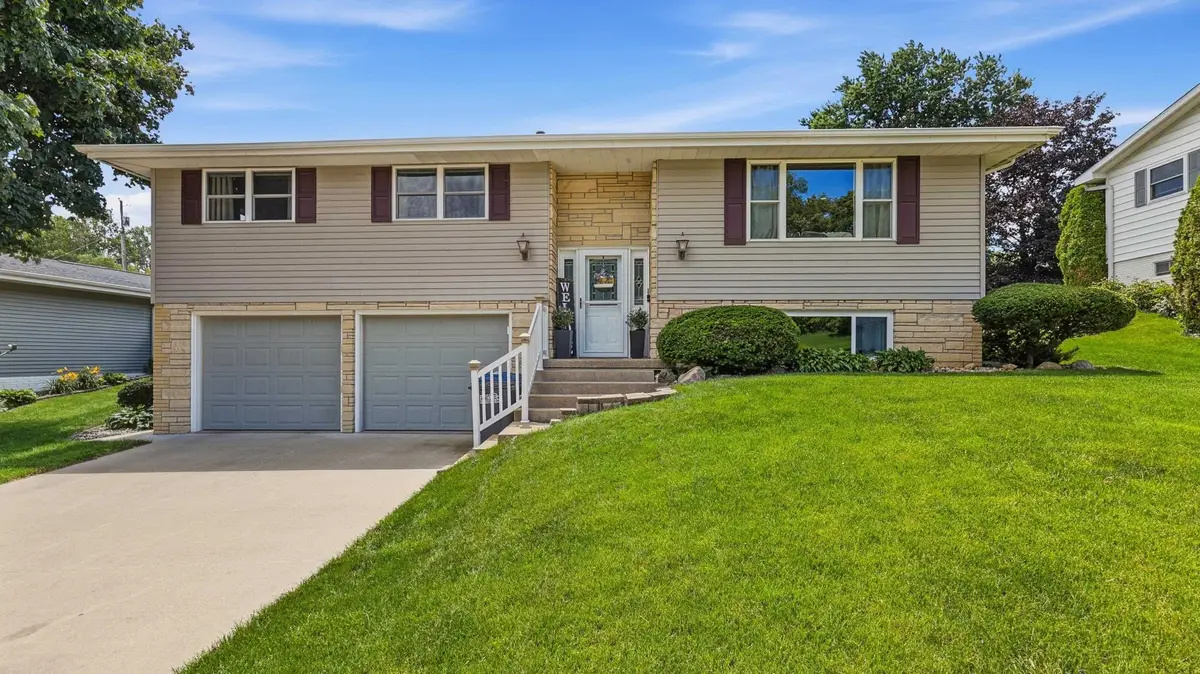 2786 Balboa Drive, Dubuque, IA 52001 - #1