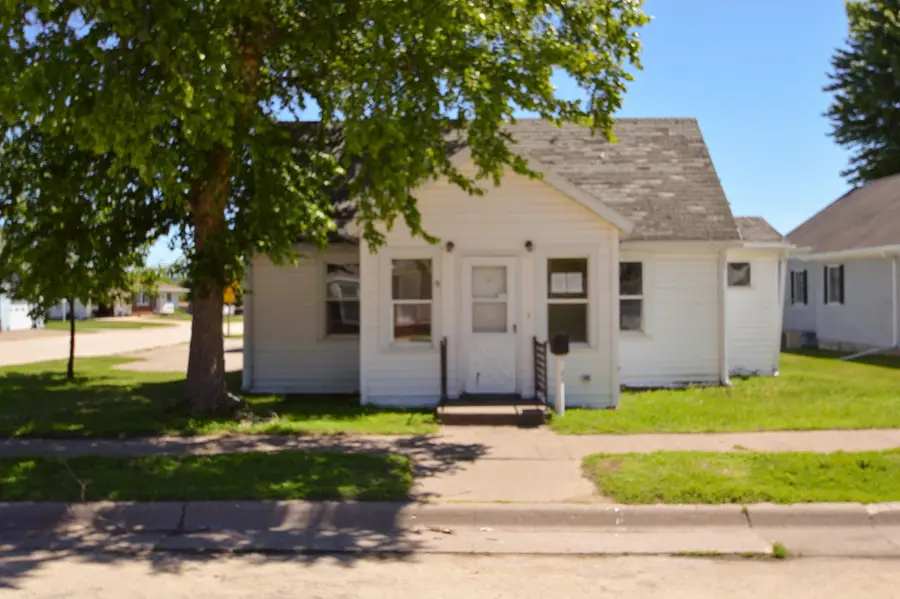 1109 Washington Street, Bellevue, IA 52031 - #2