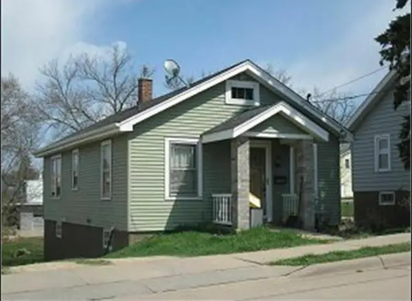2605 Van Buren Street, Dubuque, IA 52001
