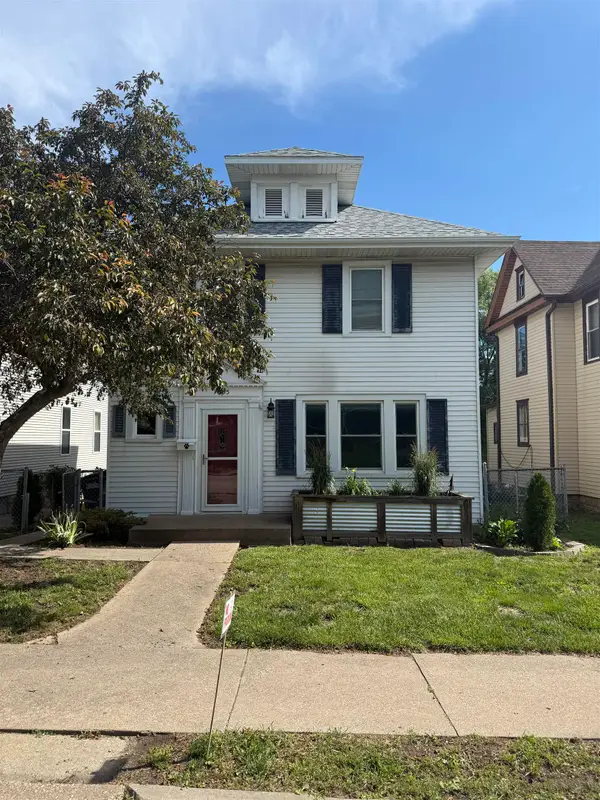 1935 University Avenue, Dubuque, IA 52001