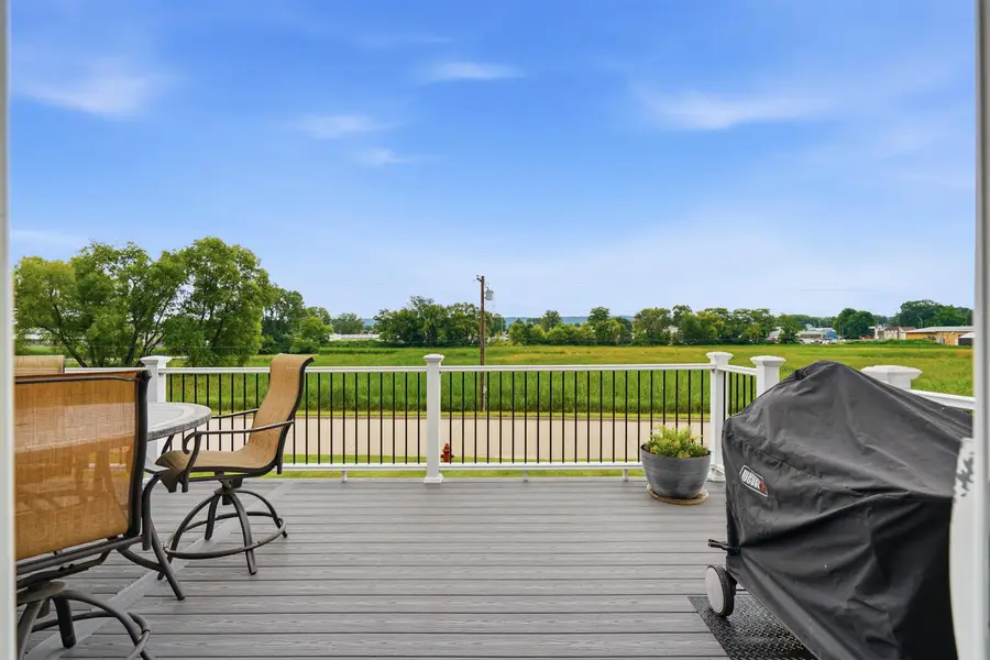 102 N Bluff Street, Guttenberg, IA 52052 - #3