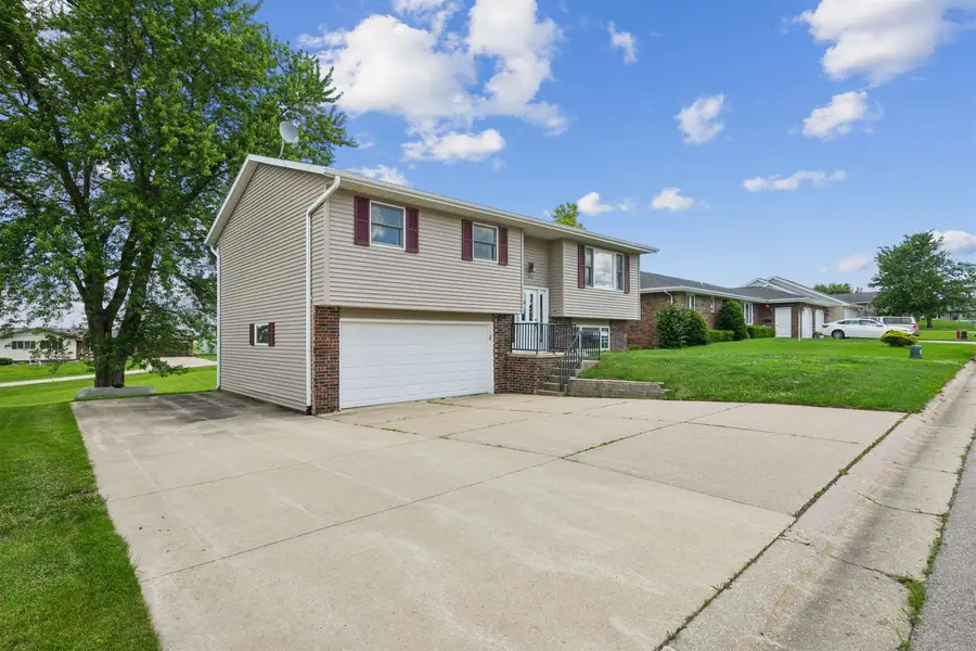944 Parkview Drive, Holy Cross, IA 52053 - #2