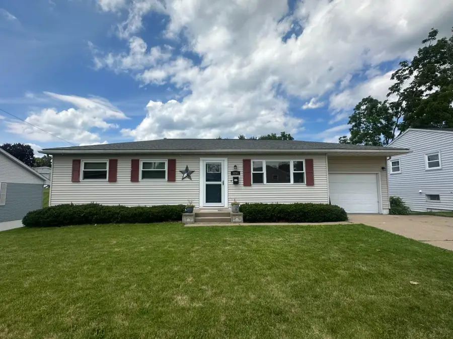 3205 Kaufmann Avenue, Dubuque, IA 52001 - #2