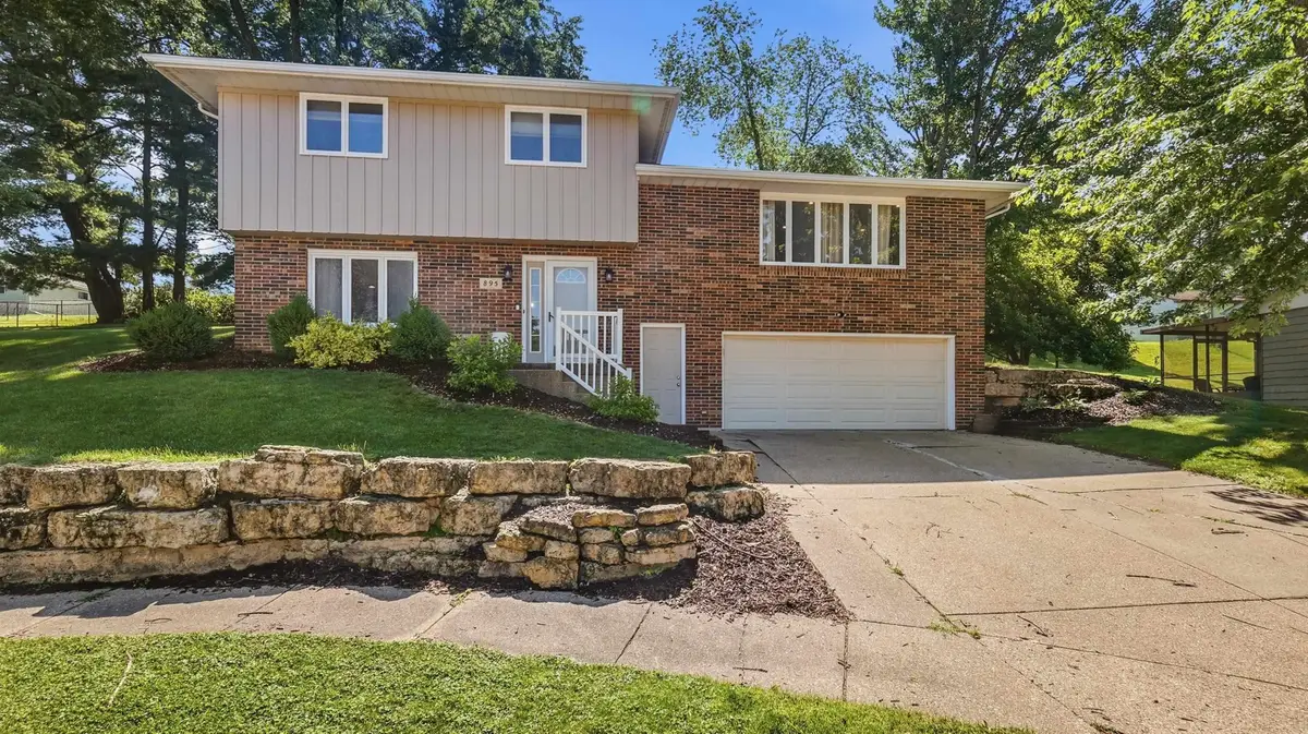 895 Berkley Place, Dubuque, IA 52001 - #1