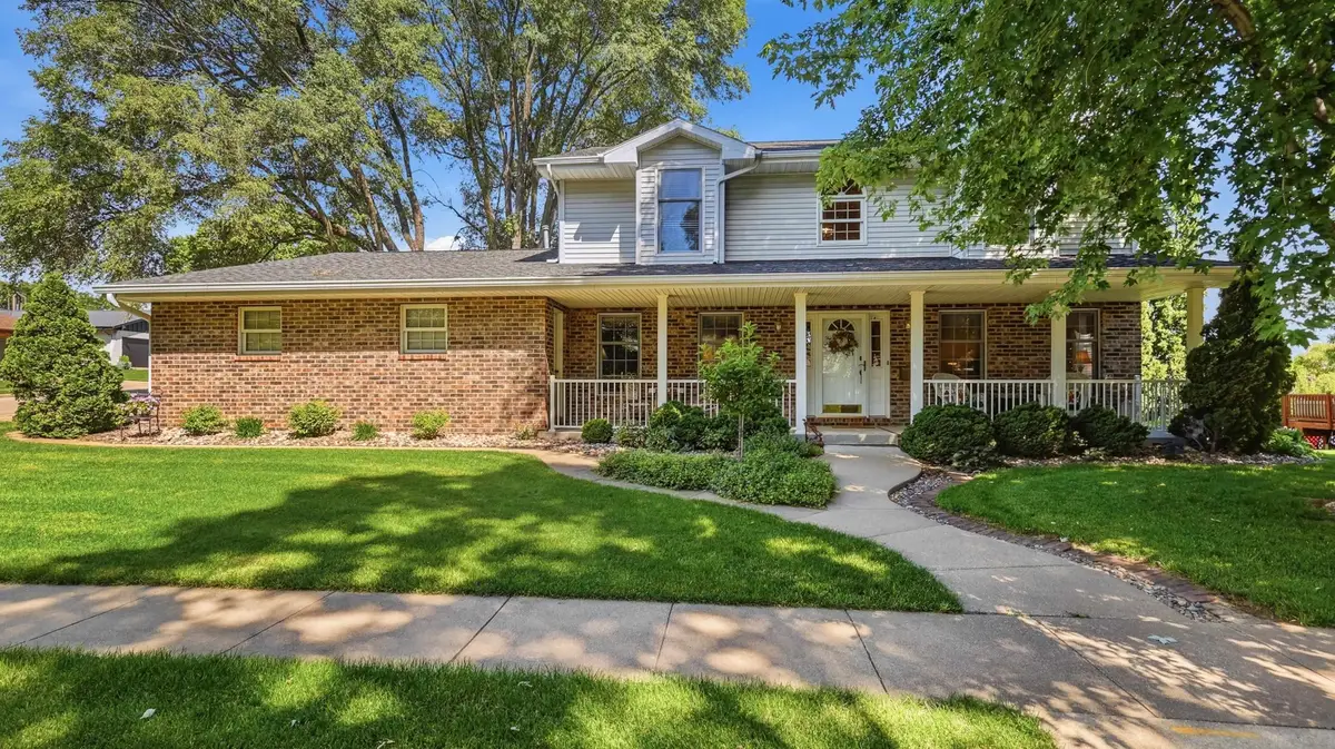 729 Brookview Square, Dubuque, IA 52003 - #1