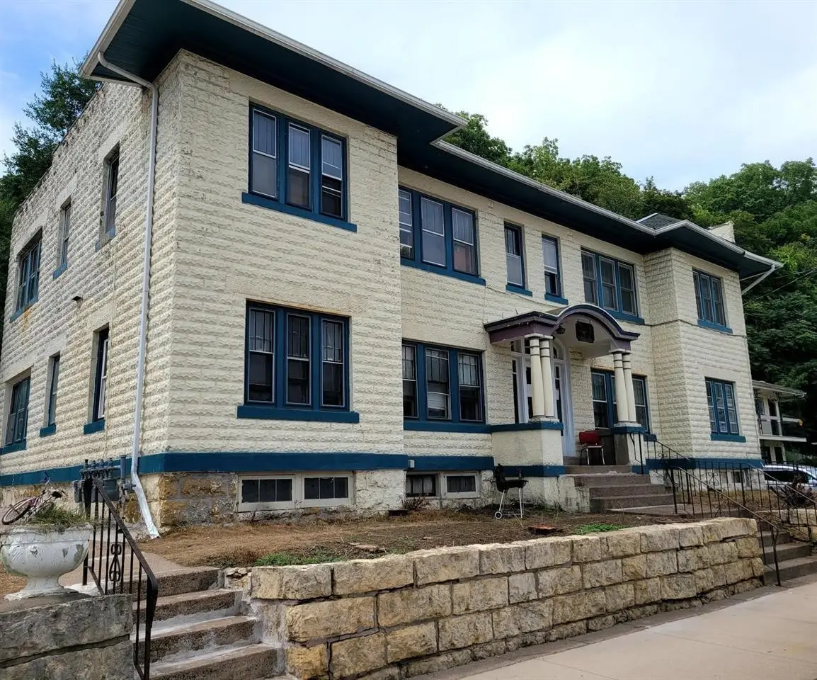 2555 Central Avenue, Dubuque, IA 52001 - #1