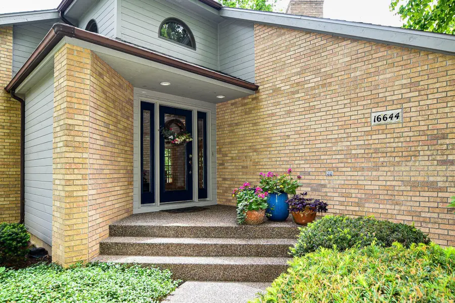 16644 Forest Gate Road, Dubuque, IA 52001 - #2