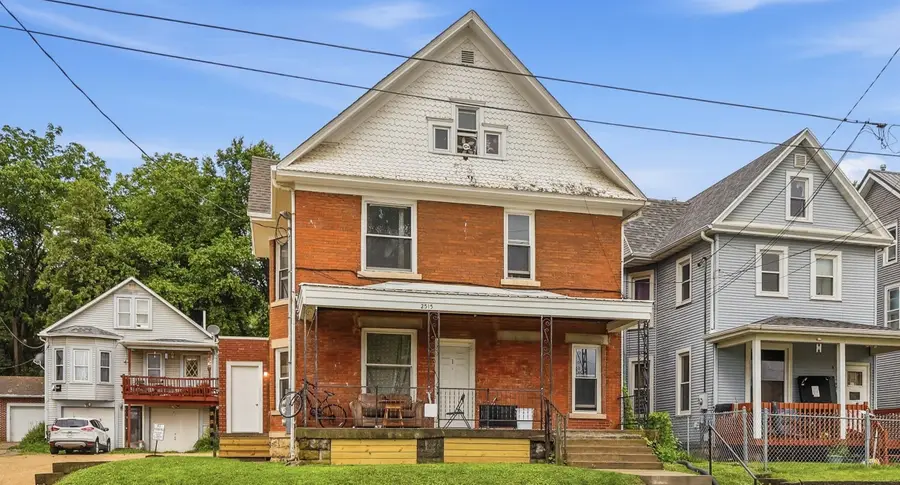2515 Central Avenue, Dubuque, IA 52001 - #2