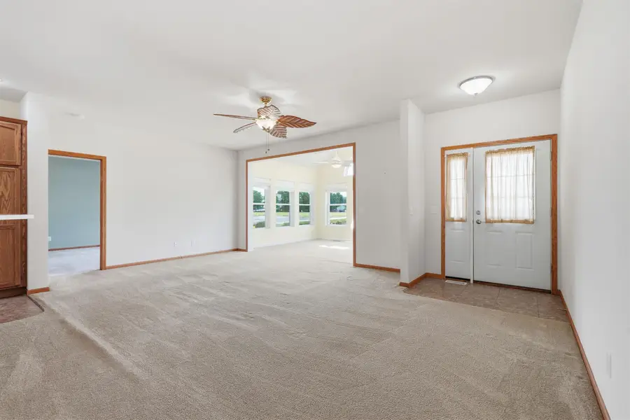 226 N Bluff St, Guttenberg, IA 52052 - #3