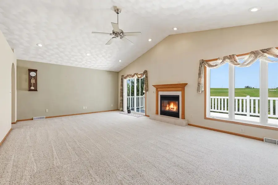 6109 Willow Brook Drive, Dubuque, IA 52002 - #2
