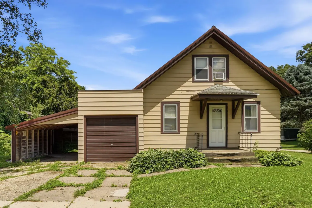 910 SW Carter Street, Elkader, IA 52043 - #1
