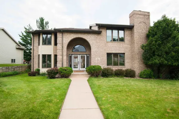 864 Carriage Hill Court, Dubuque, IA 52003