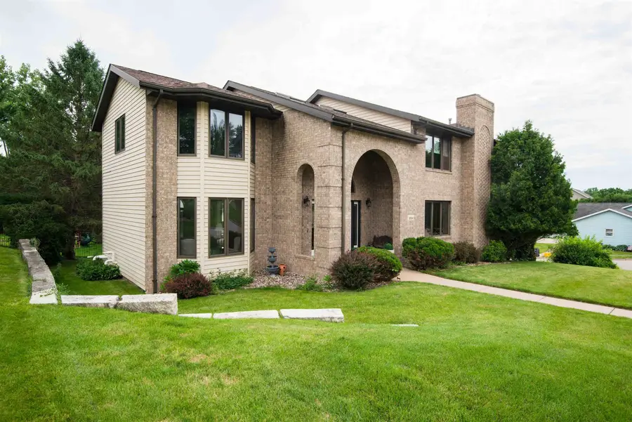 864 Carriage Hill Court, Dubuque, IA 52003 - #2