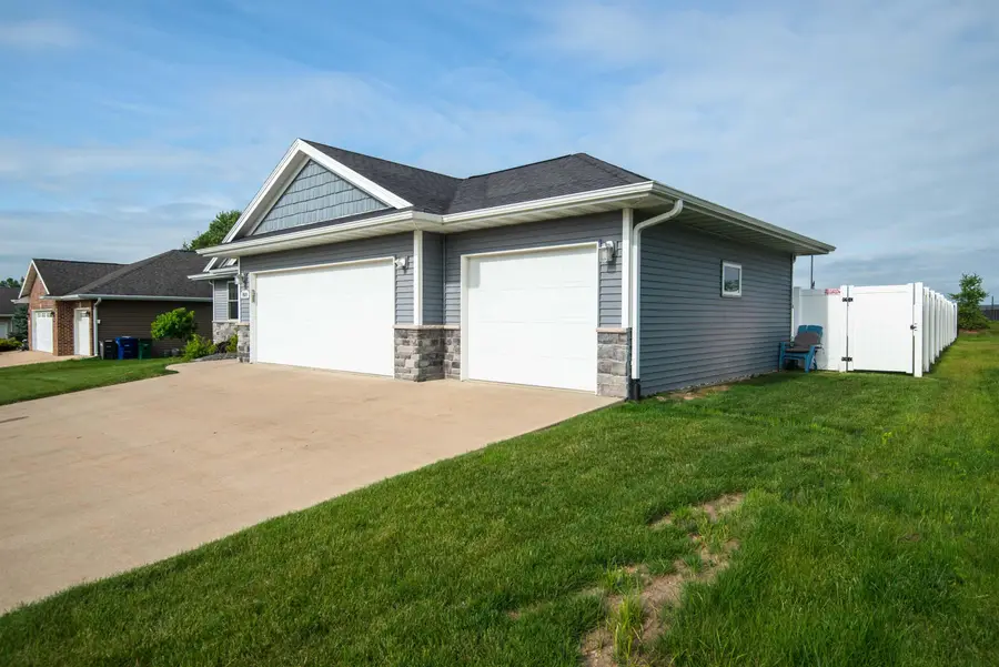2619 Millstone Drive, Dubuque, IA 52002 - #3