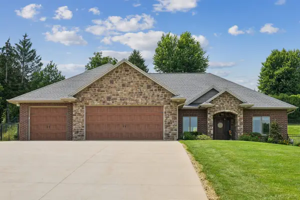16797 Daisy Trail, Dubuque, IA 52001