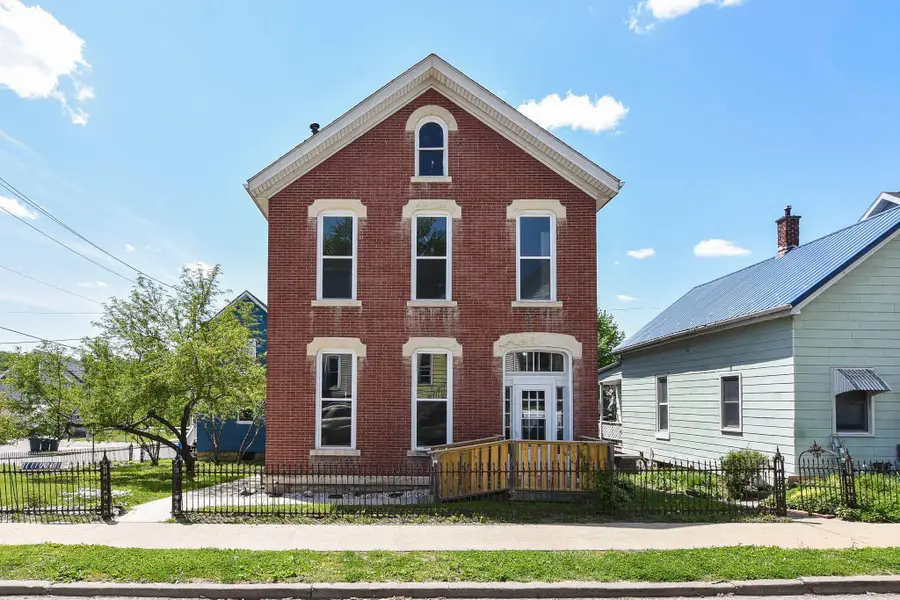 2401 Queen Street, Dubuque, IA 52001 - #2