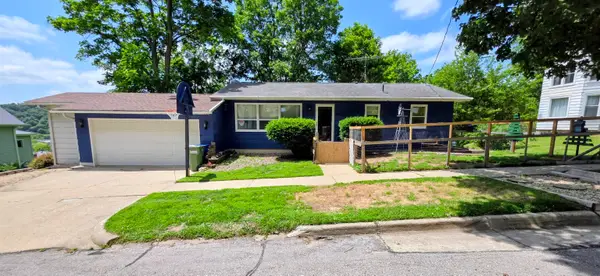 309 NE Second Street, Elkader, IA 52043