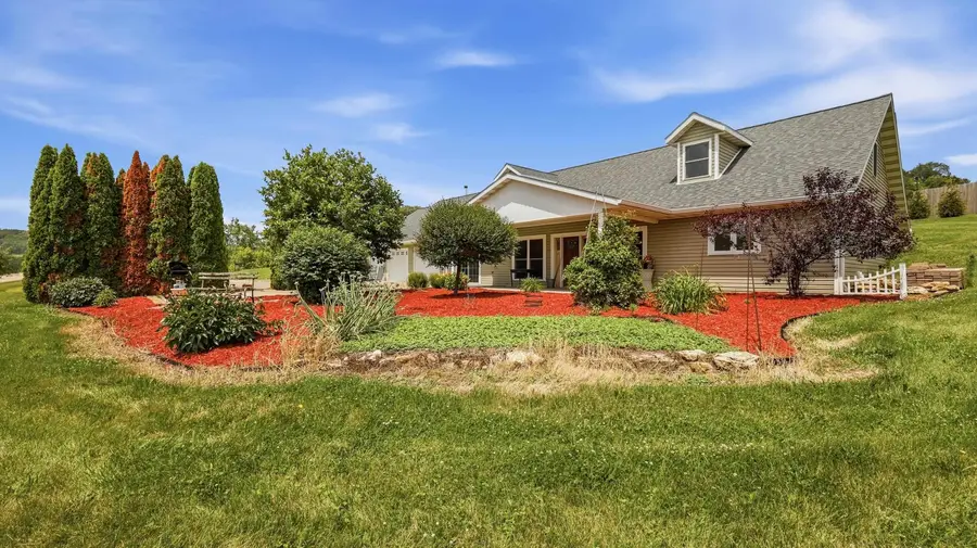 28205 400th Street, Bellevue, IA 52031 - #2