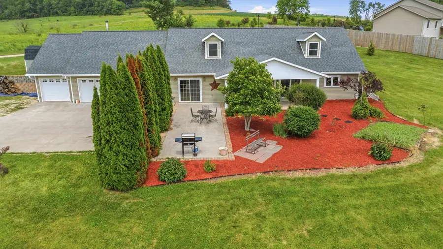 28205 400th Street, Bellevue, IA 52031 - #3