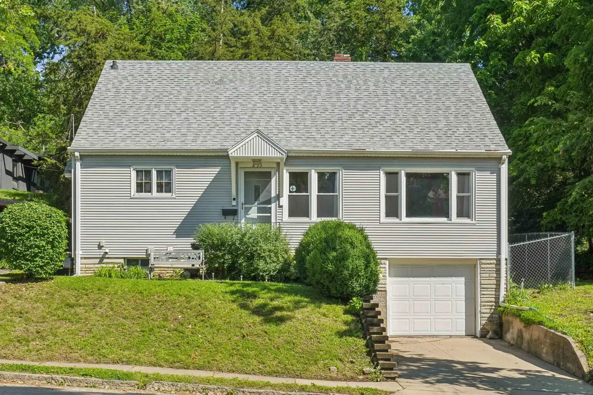 855 Kirkwood Street, Dubuque, IA 52001 - #1