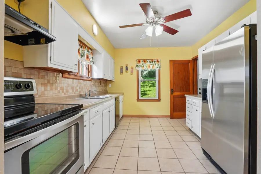 855 Kirkwood Street, Dubuque, IA 52001 - #3