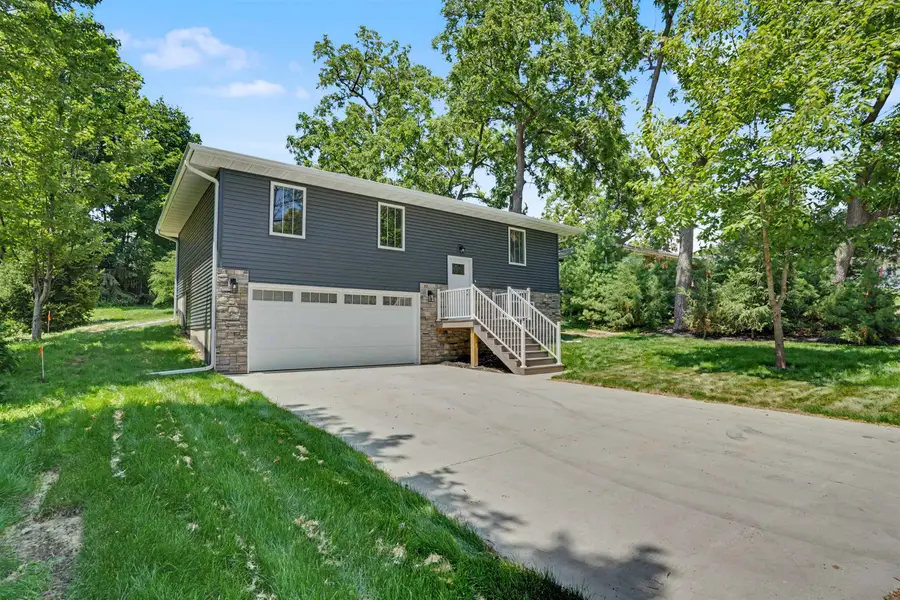 851 Ramona Street, Dubuque, IA 52003 - #2