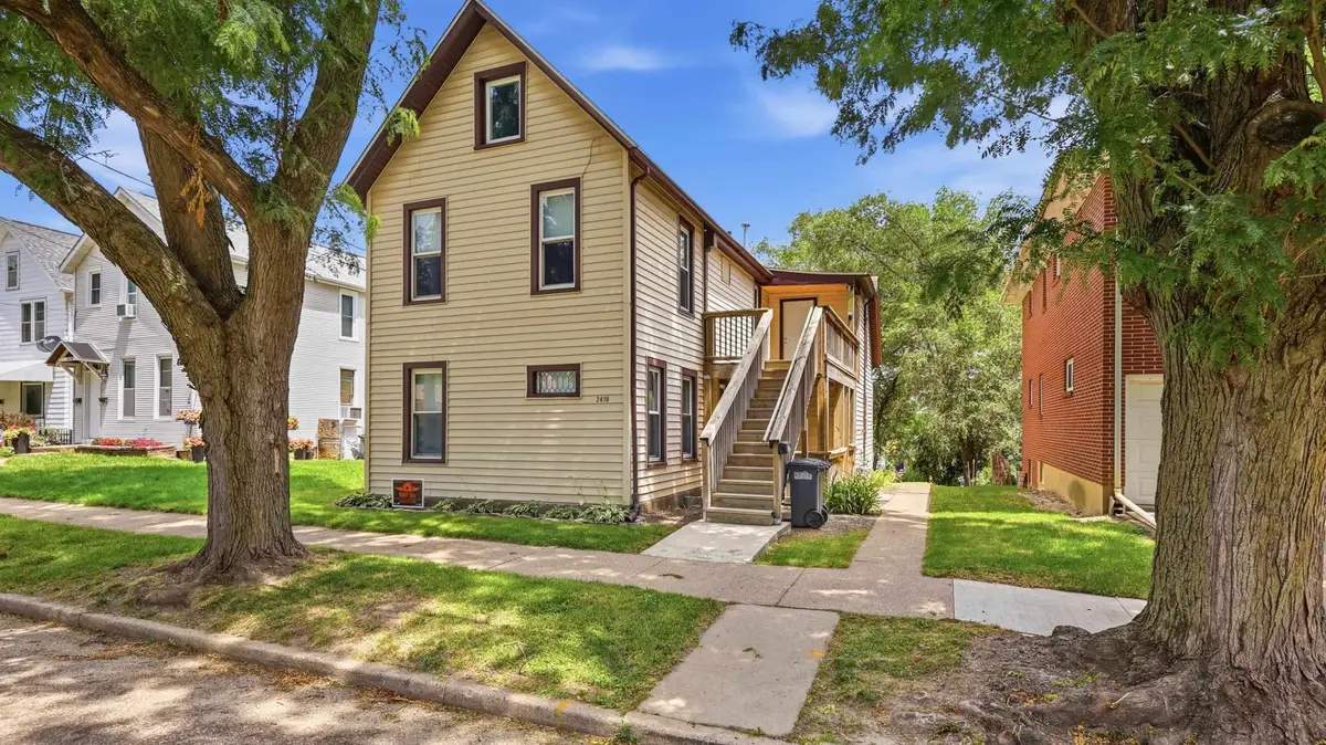 2418 Broadway Street, Dubuque, IA 52001 - #1