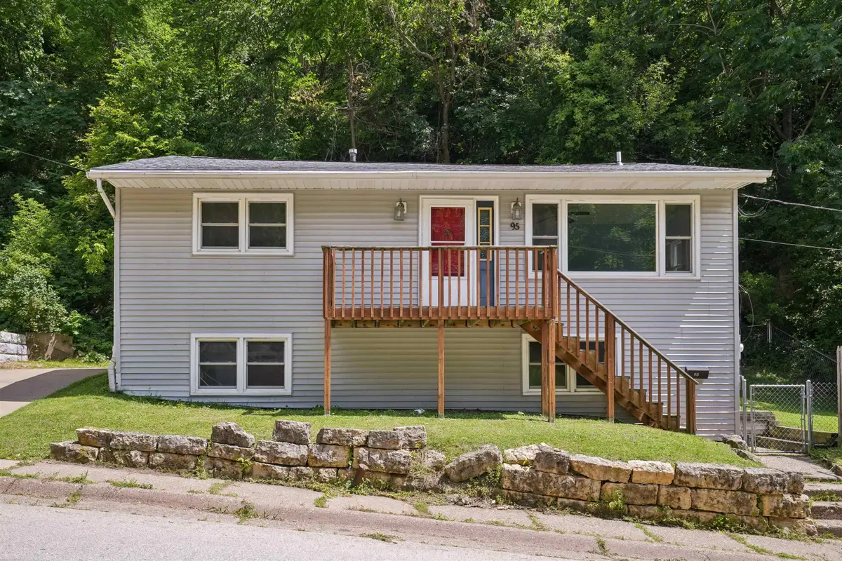 95 Valley Street, Dubuque, IA 52003 - #1